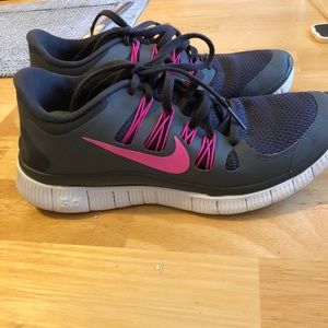 Nike Free Run 5.0 tennis shoes!